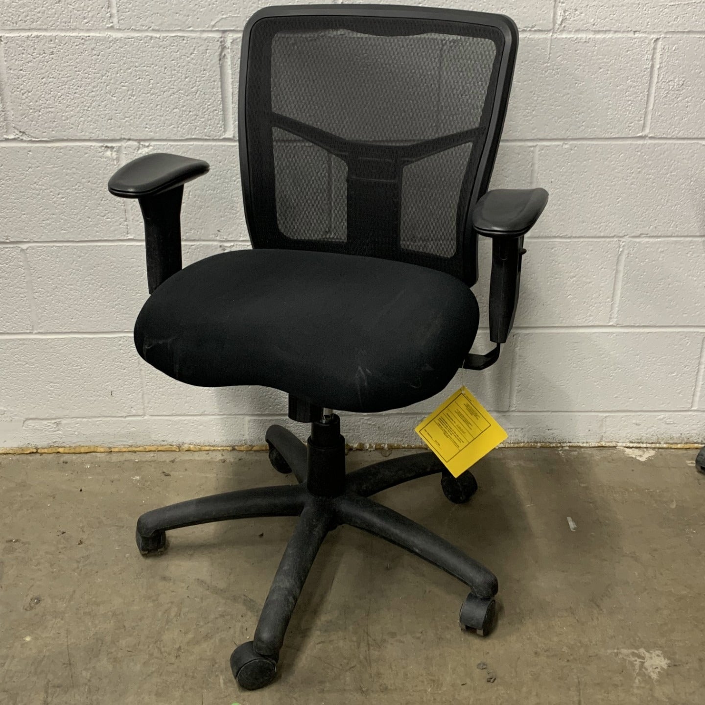 Pre-Owned Black Mesh Back Task Chair