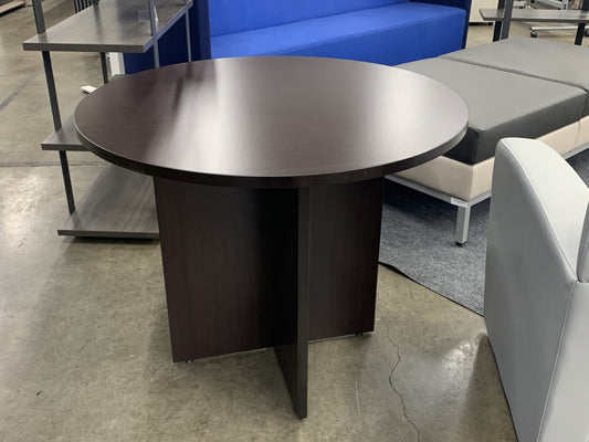 Pre-Owned 36" Conference / Multipurpose Table - Mahogany