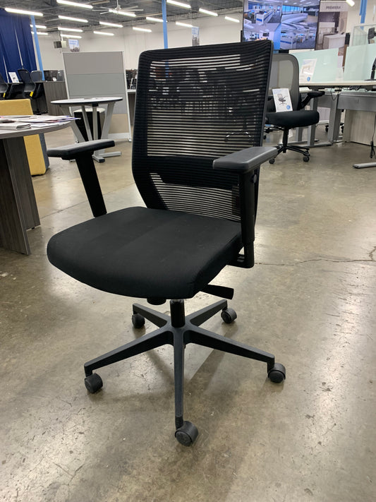 New Friant Vektor Task Chair