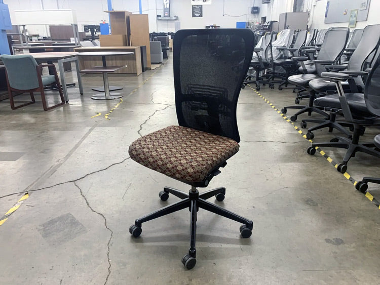 Pre-Owned Heyworth Zody Mesh Task Chair