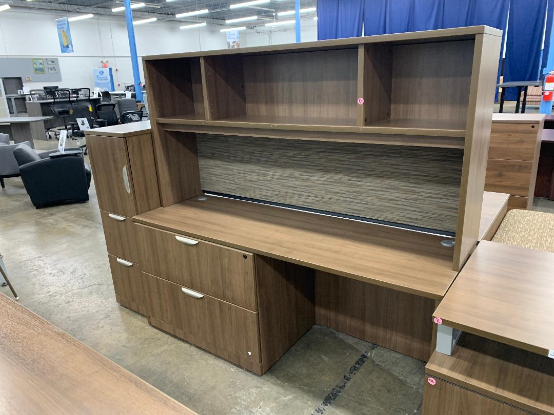 Pre-Owned 8 piece Walnut Desk set